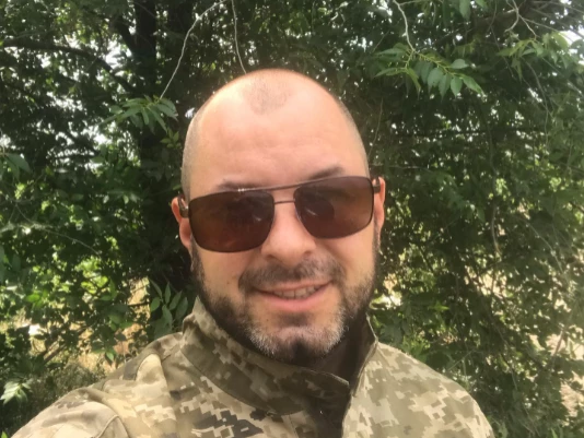Ведучий Суспільного, поет Дмитро Лазуткін мобілізувався у 47-му Бригаду &laquo;Маґура&raquo;
