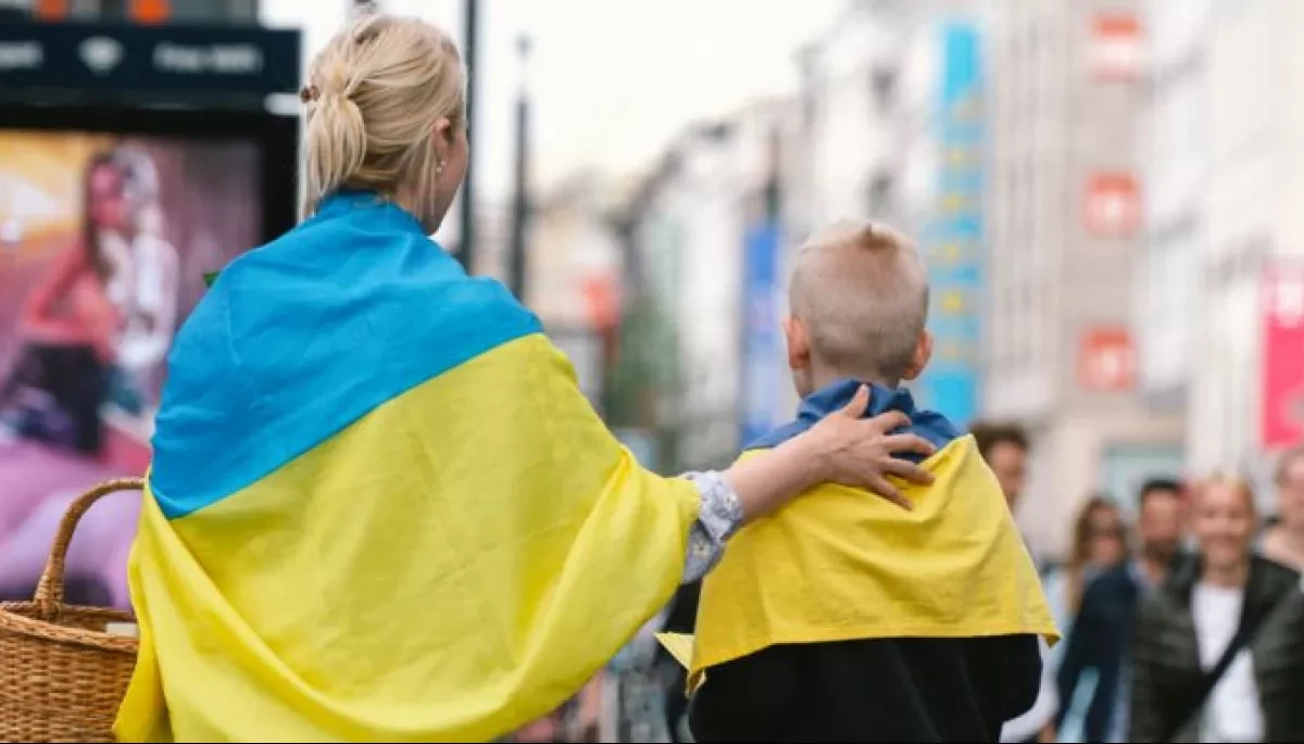 Третина українців за кордоном вважає, що в Україні поширений нацизм, утискають російськомовних, а Революція гідності була переворотом, &mdash; дослідження VoxCheck