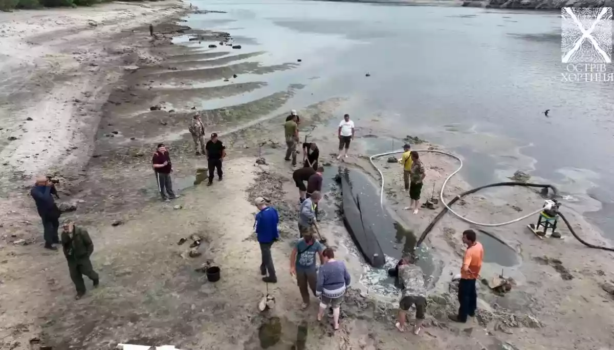 На Хортиці знайшли човен, якому, ймовірно, 500 років