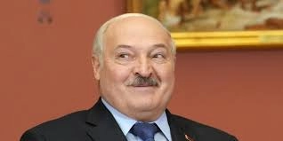 Лукашенко підписав закон, який обмежує роботу іноземних ЗМІ у Білорусі