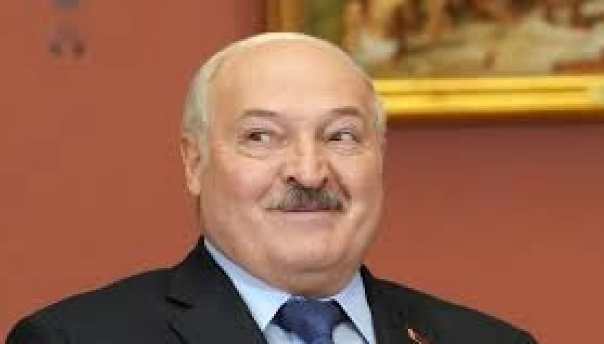 Лукашенко підписав закон, який обмежує роботу іноземних ЗМІ у Білорусі