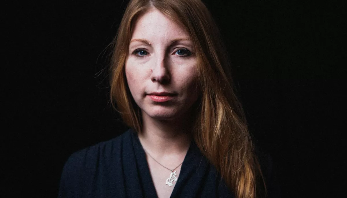 Гроші від продажу книги Вікторії Амеліної «Синдром листопаду» направлять на організацію літературного фестивалю