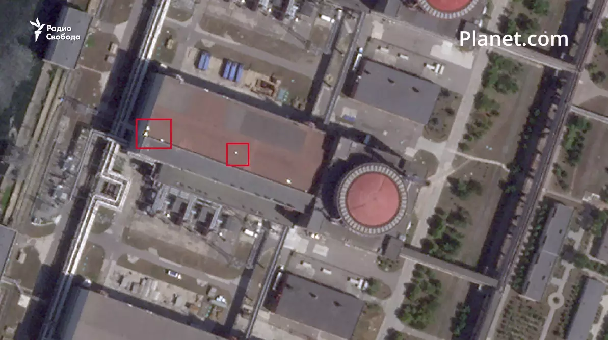 «Радіо Свобода»: Супутникові знімки зафіксували появу нових об’єктів на даху енергоблоку ЗАЕС