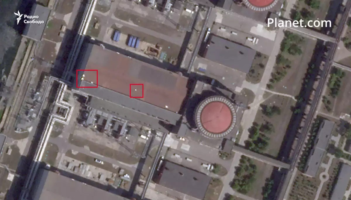 «Радіо Свобода»: Супутникові знімки зафіксували появу нових об’єктів на даху енергоблоку ЗАЕС
