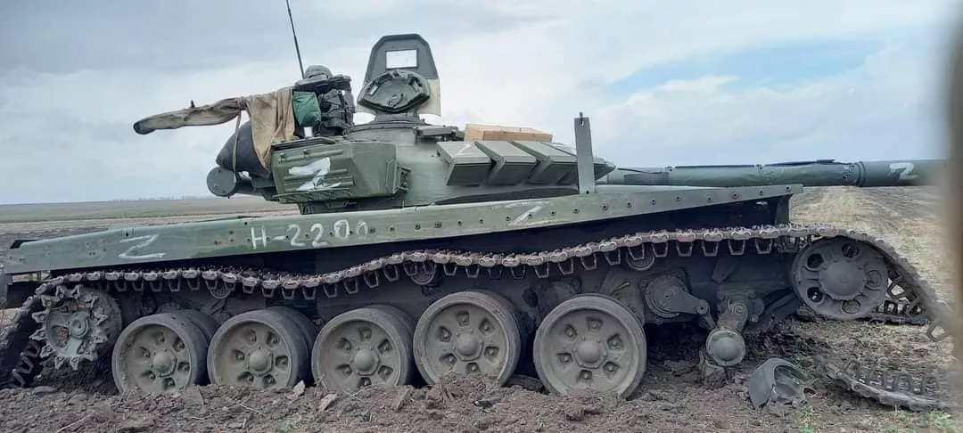 На тимчасово окупованих територіях Донеччини росіяни спонукають населення підтримувати війну