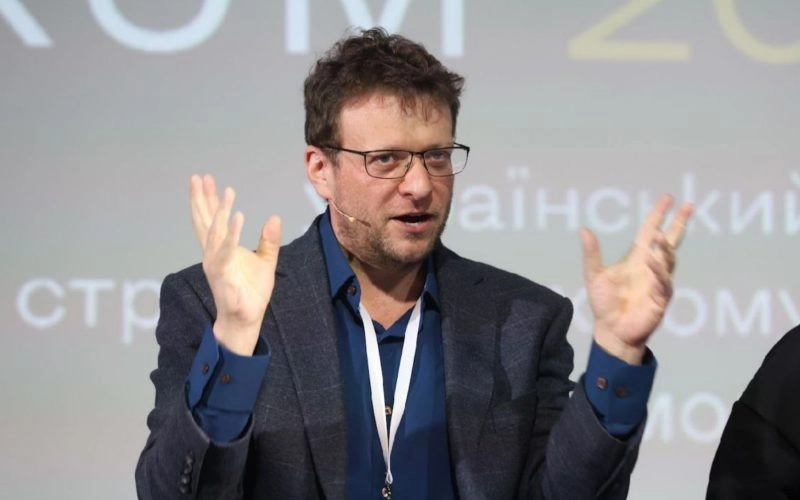 Пітер Померанцев: Демократії мають об’єднатись в «Інформаційний Рамштайн», якщо не хочуть програти ХХІ століття авторитарним режимам