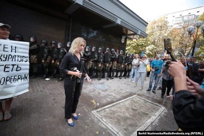 Нападниця на журналістку NewsOne отримала два роки умовно