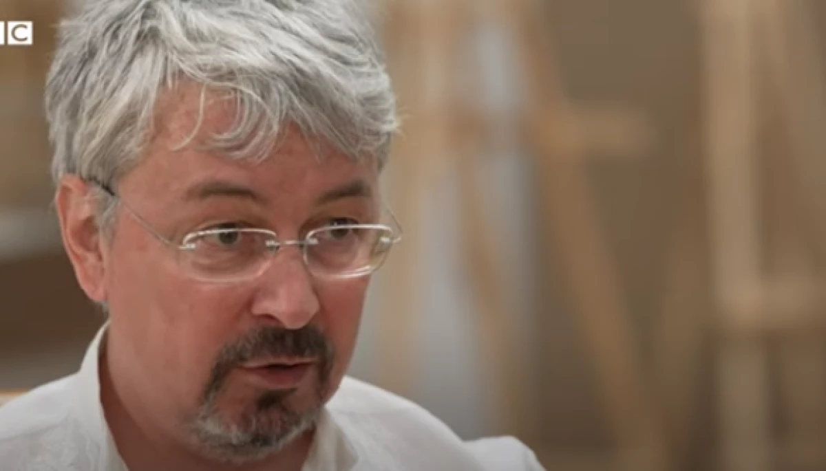 Ткаченко в інтерв’ю «BBC Україна» заявив, що мер Маріуполя Вадим Бойченко не дозволяв МКІП провести евакуацію музейних експонатів