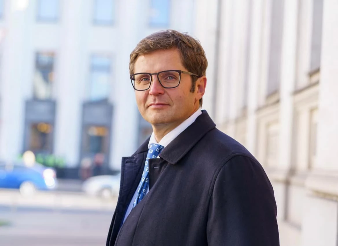 Нардеп від «Слуги народу» Андрій Холодов складає мандат після розслідування «Схем»