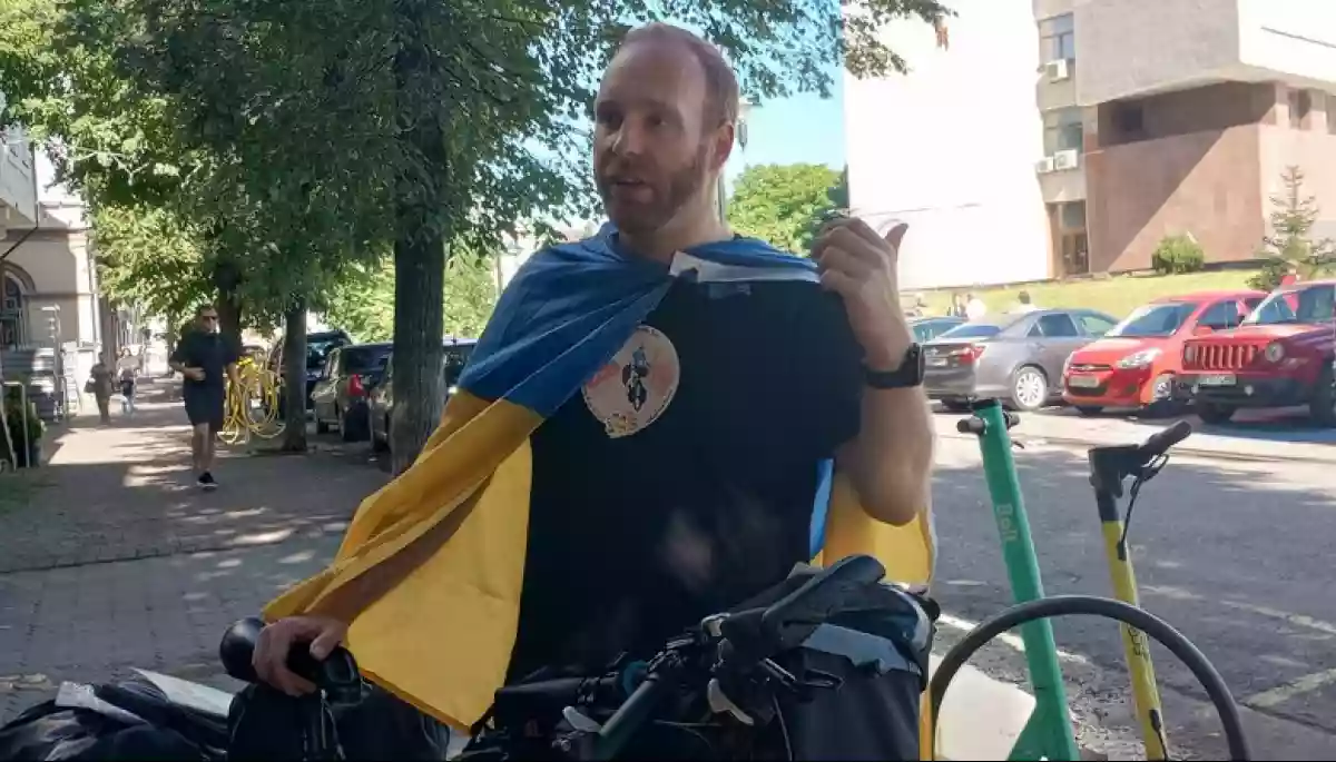 Журналіст із Люксембургу влаштував велотур на підтримку України. Вже дістався до Вінниці