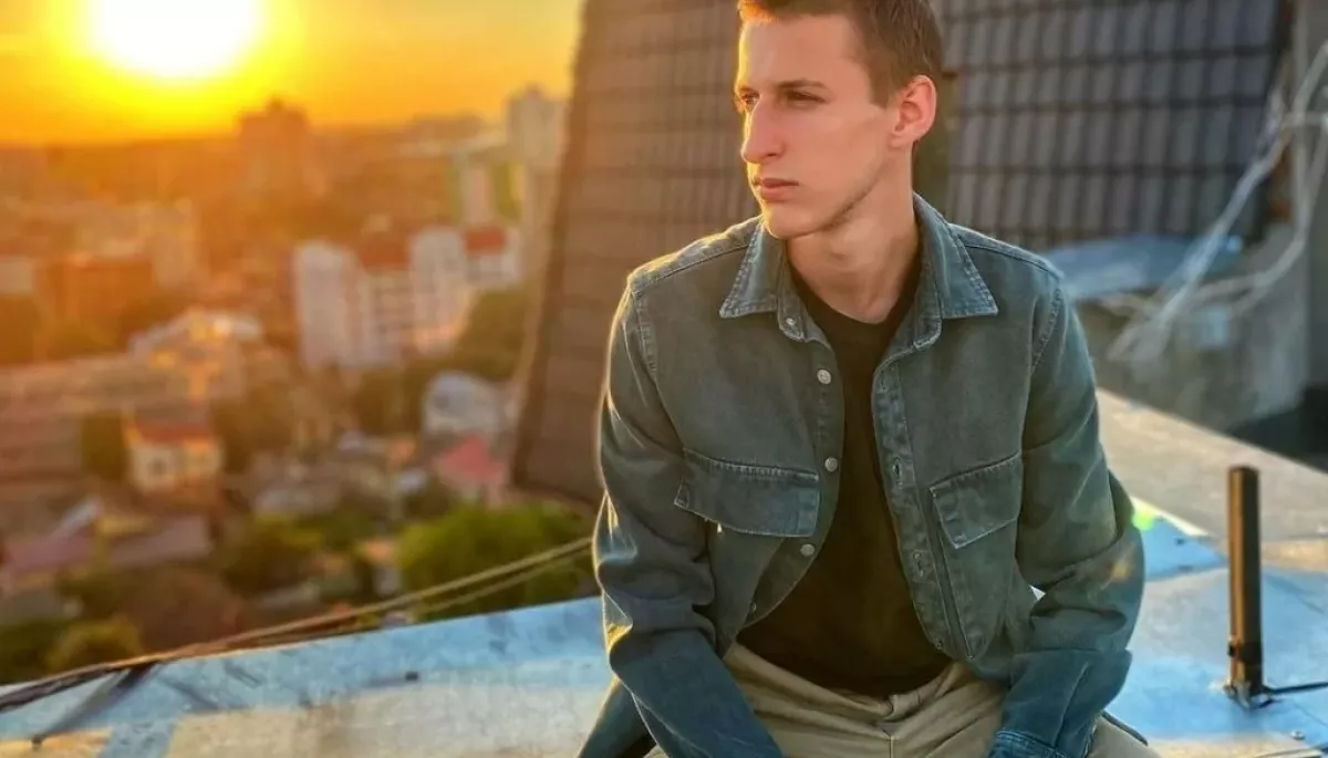 Син нардепки від &laquo;Слуги народу&raquo; Дмитро Копанчук складає мандат після розслідування NGL.media про його виїзд з країни