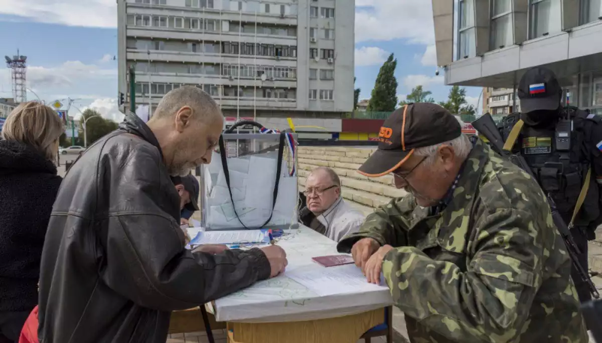 СБУ встановила імена п'ятнадцяти колаборантів, що готують фейкові вибори на Луганщині