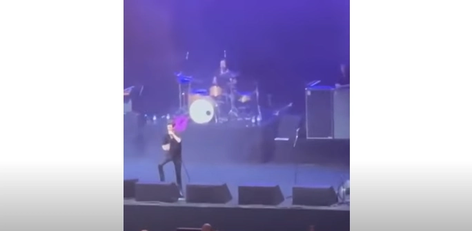 Під час концерту в Батумі американський рок-гурт The Killers освистали після запрошення на сцену росіянина