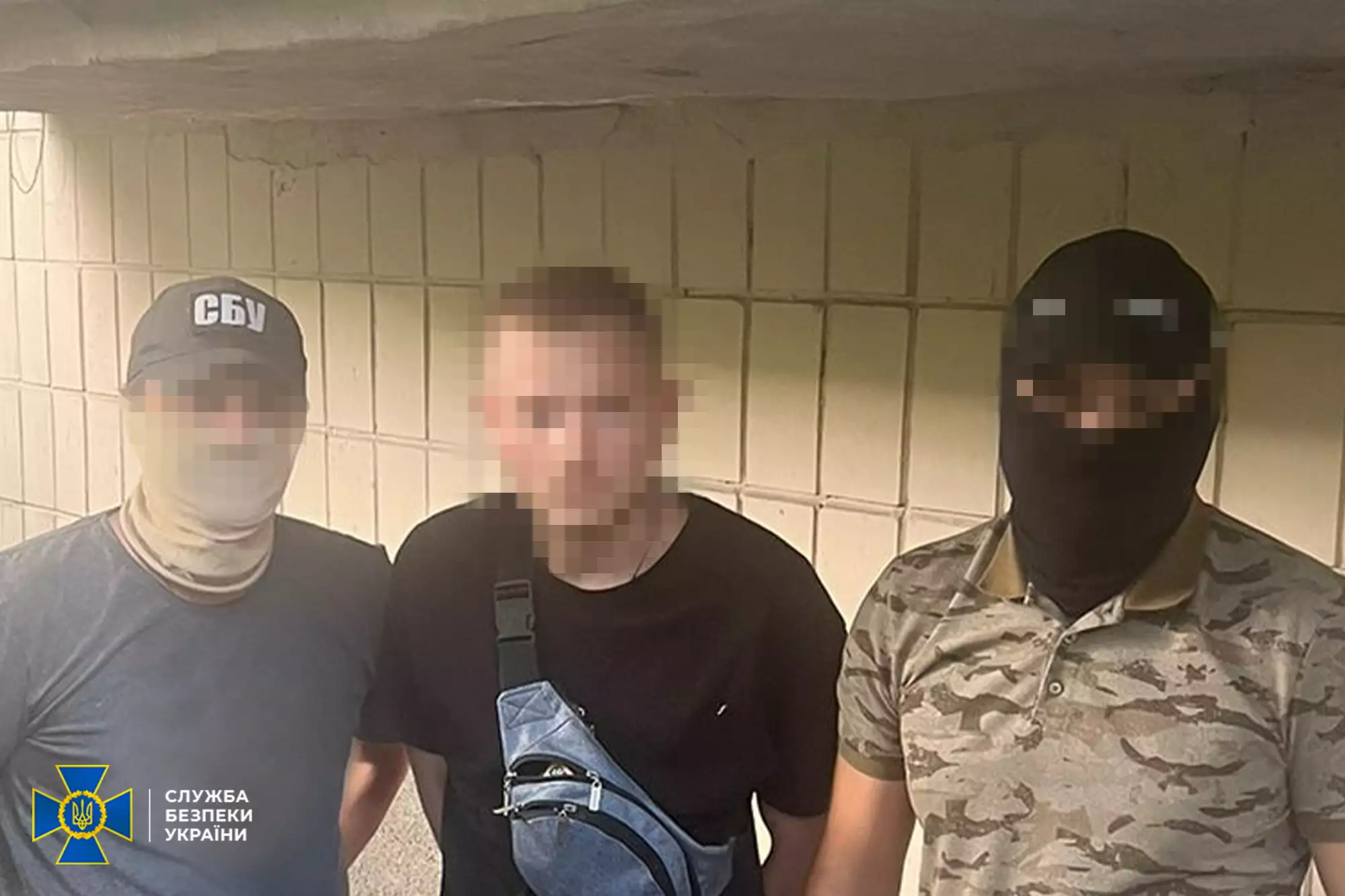 СБУ затримала в Києві чоловіка, який продавав росіянам дані про розташування ремонтних баз ЗСУ та електропідстанцій
