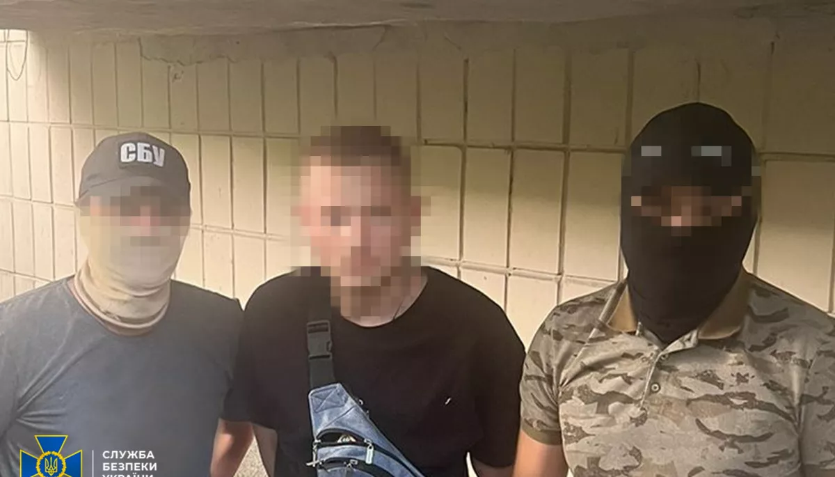 СБУ затримала в Києві чоловіка, який продавав росіянам дані про розташування ремонтних баз ЗСУ та електропідстанцій