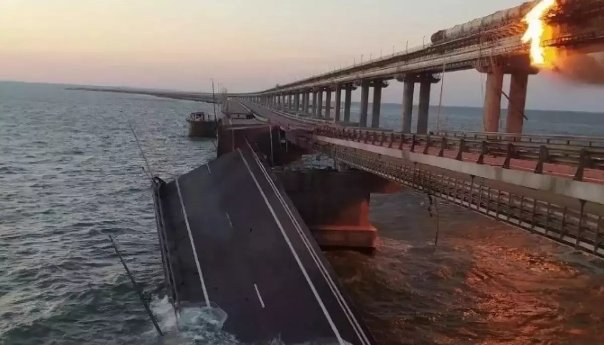 Окупанти закликали «блогерів» не повідомляти про мости та дороги в Криму