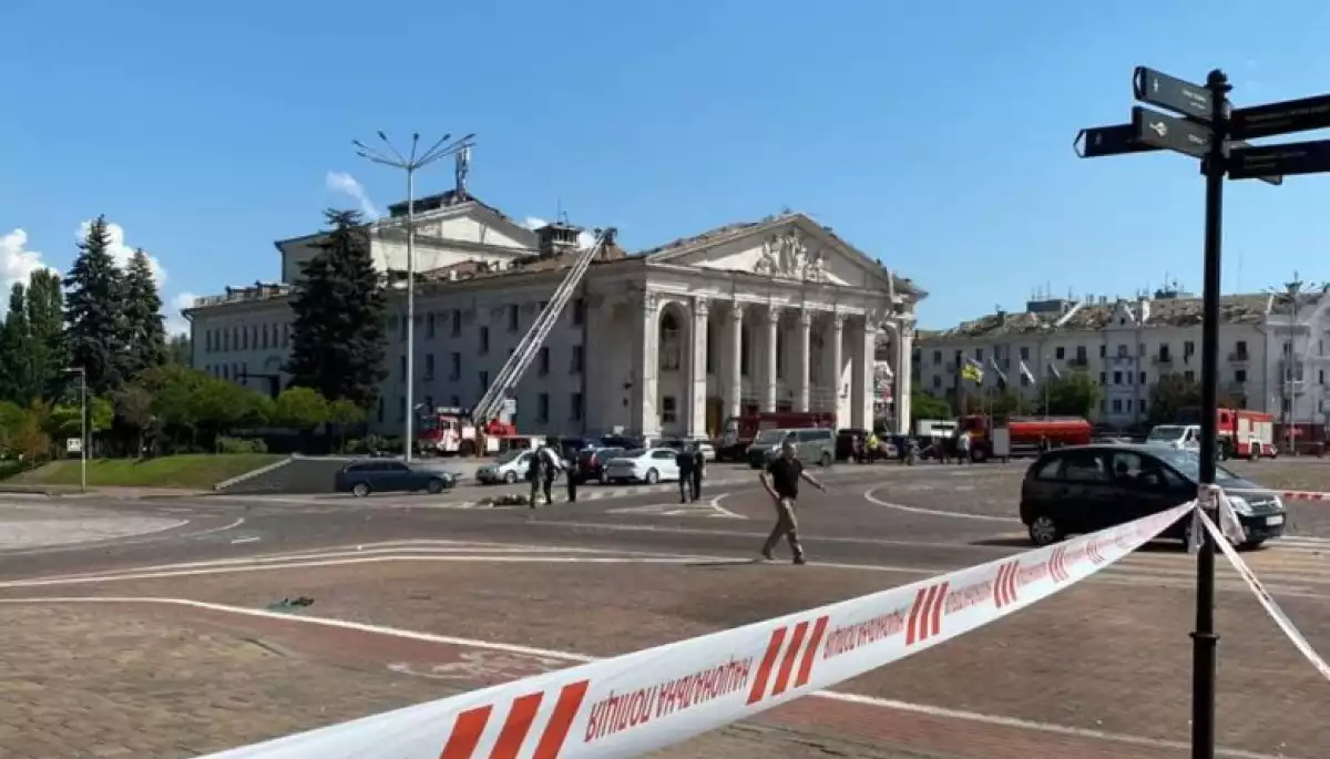 Удар по центру Чернігова: Мінкульт закликає виключити Росію з ЮНЕСКО та заявляє про ушкоджений Драмтеатр як про «вщент знищений»