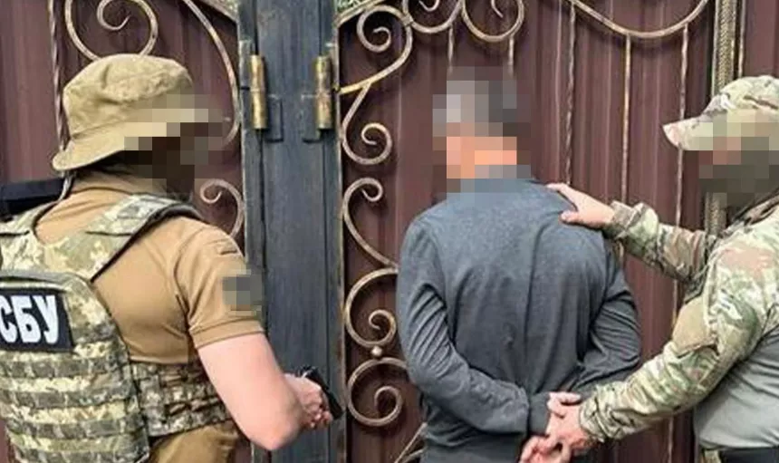 СБУ затримала чоловіка, який збирав для росіян інформацію про місця базування ЗСУ у прифронтових районах Донеччини