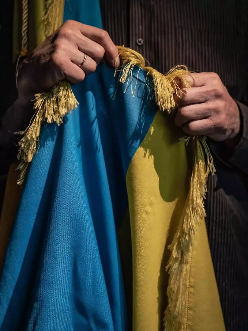 &laquo;Ти в нас, прапоре, модний, крутий. Найкращий!&raquo;. Як українські медійники у День прапора зізнавались йому в любові