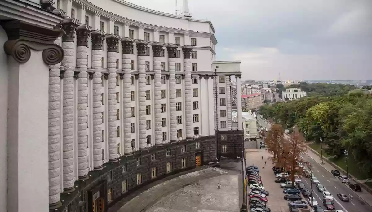 Уряд вніс зміни до постанови про умови оплати праці журналістів державних і комунальних медіа