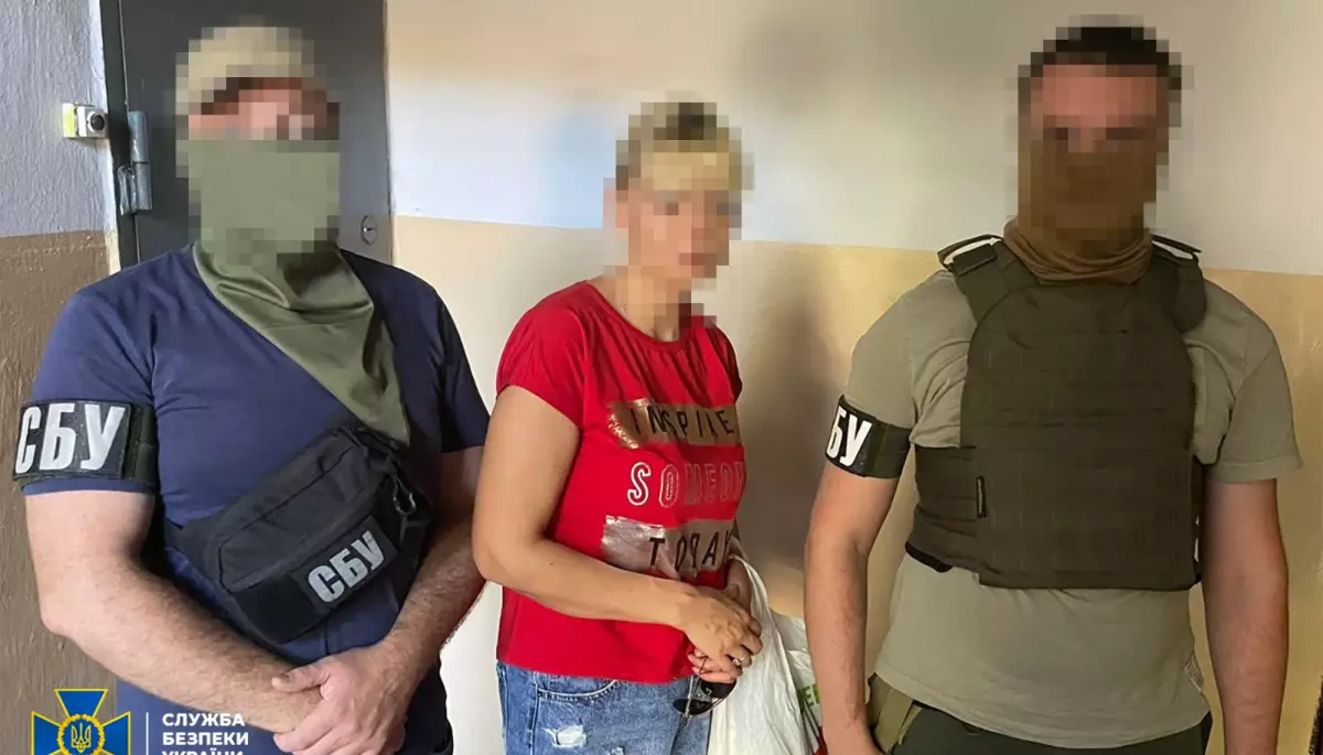 СБУ затримала мешканку Херсона, яка коригувала повітряні удари РФ по місту