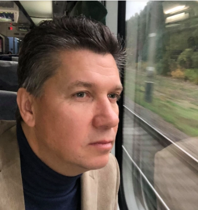 &laquo;Слідство.Інфо&raquo;: нинішній очільник МКІП Ростислав Карандєєв був за кермом напідпитку, потрапляв у ДТП і не задекларував авто