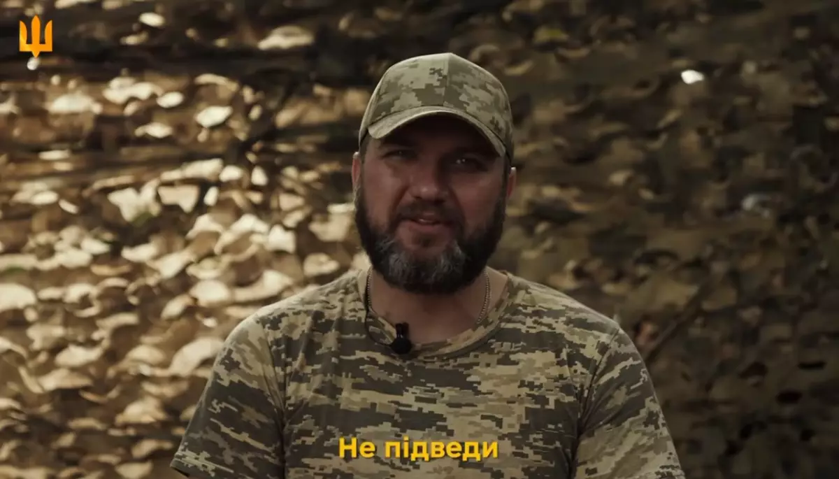 «Ми воюємо, а будувати державу належить тобі»: захисники записали відео до школярів із проханням навчатись