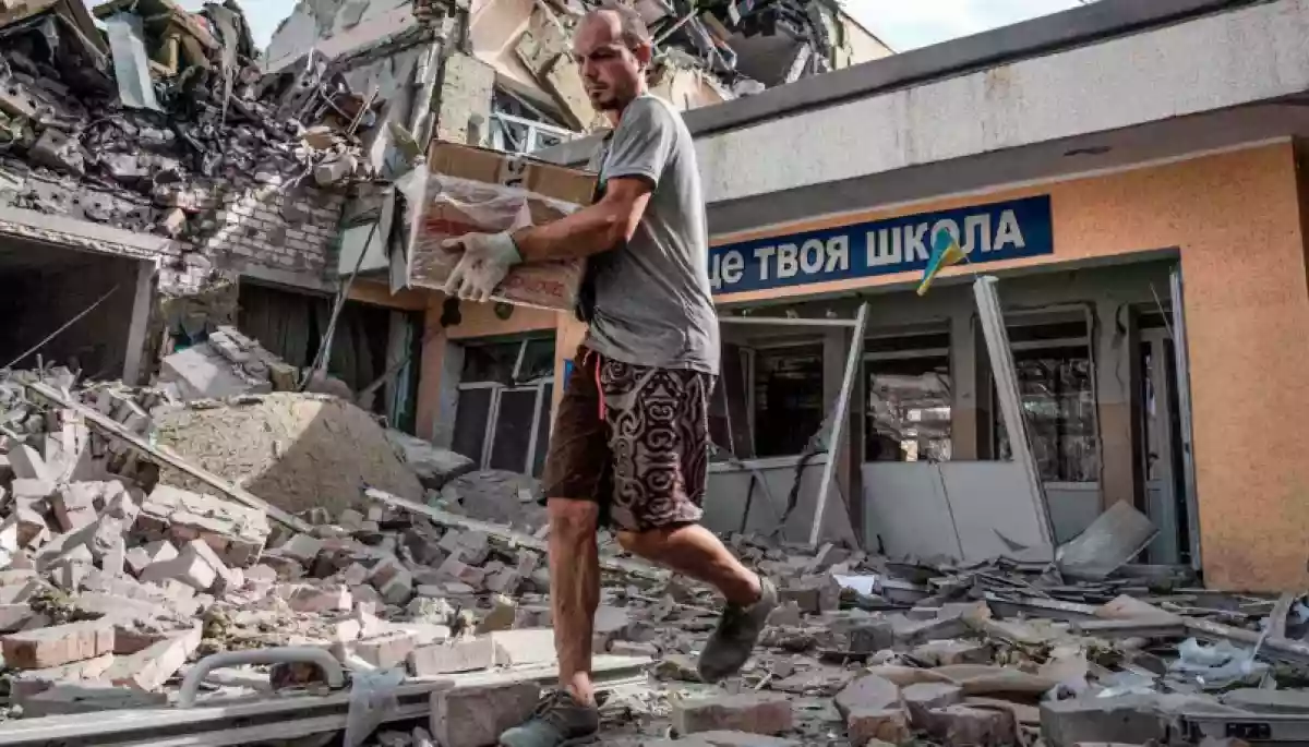 Російській «стандарт якості» знищення українських шкіл: дайджест пропаганди за 31 серпня 2023 року