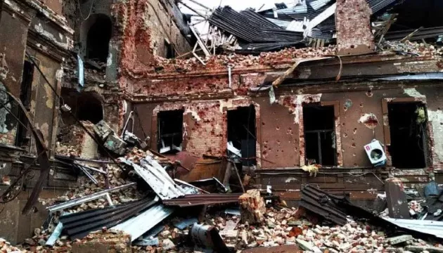 Окупанти знищили в Маріуполі чотири бібліотеки і майже 200 тисяч книжок