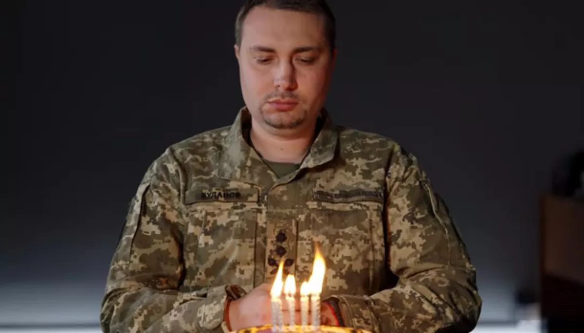 Буданов привітав підлеглих із Днем воєнної розвідки роликом, у якому під звуки пострілів задмухав свічки на торті (ВІДЕО)