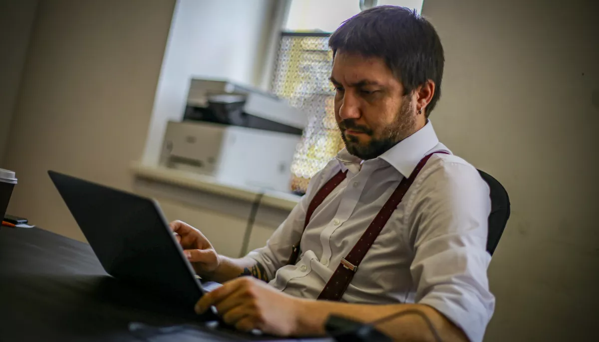 Антон Наумлюк пішов з посади головного редактора проєкту &laquo;Ґрати&raquo;. Він очолював видання впродовж чотирьох років
