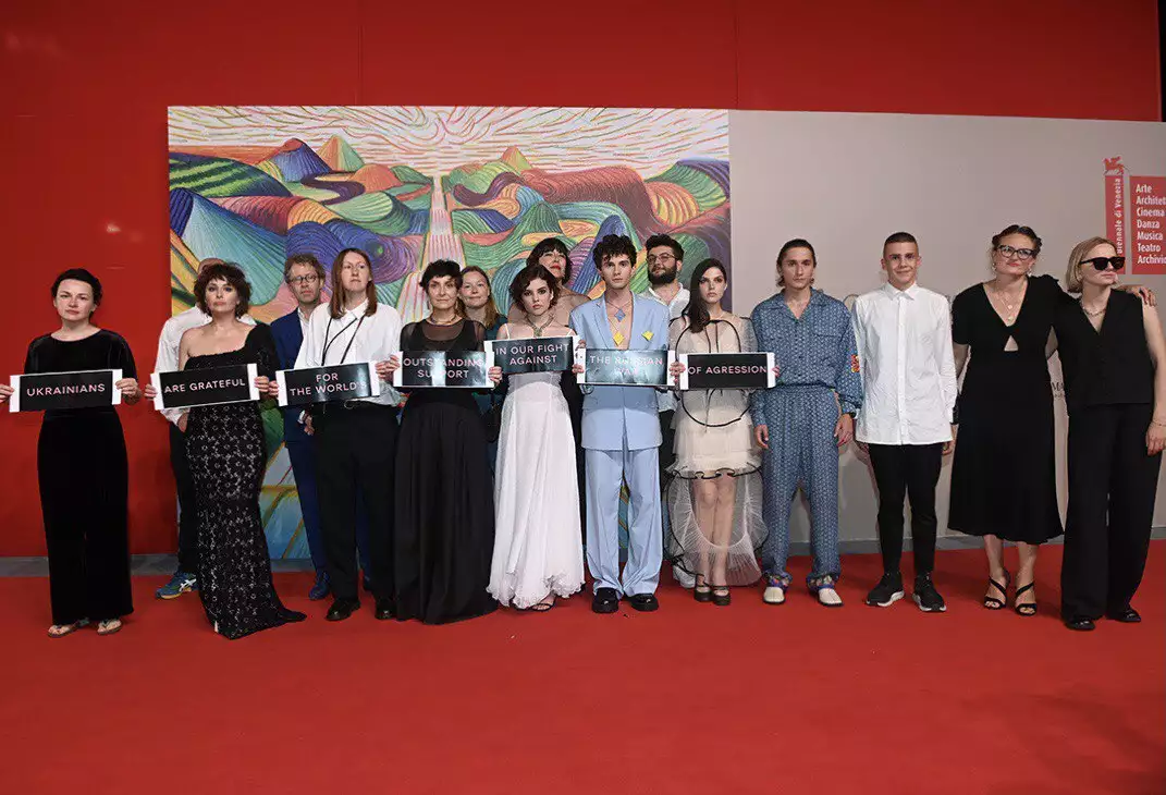Творча група фільму «Назавжди-назавжди» під час світової прем'єри на Венеційському кінофестивалі подякувала європейцям за підтримку України