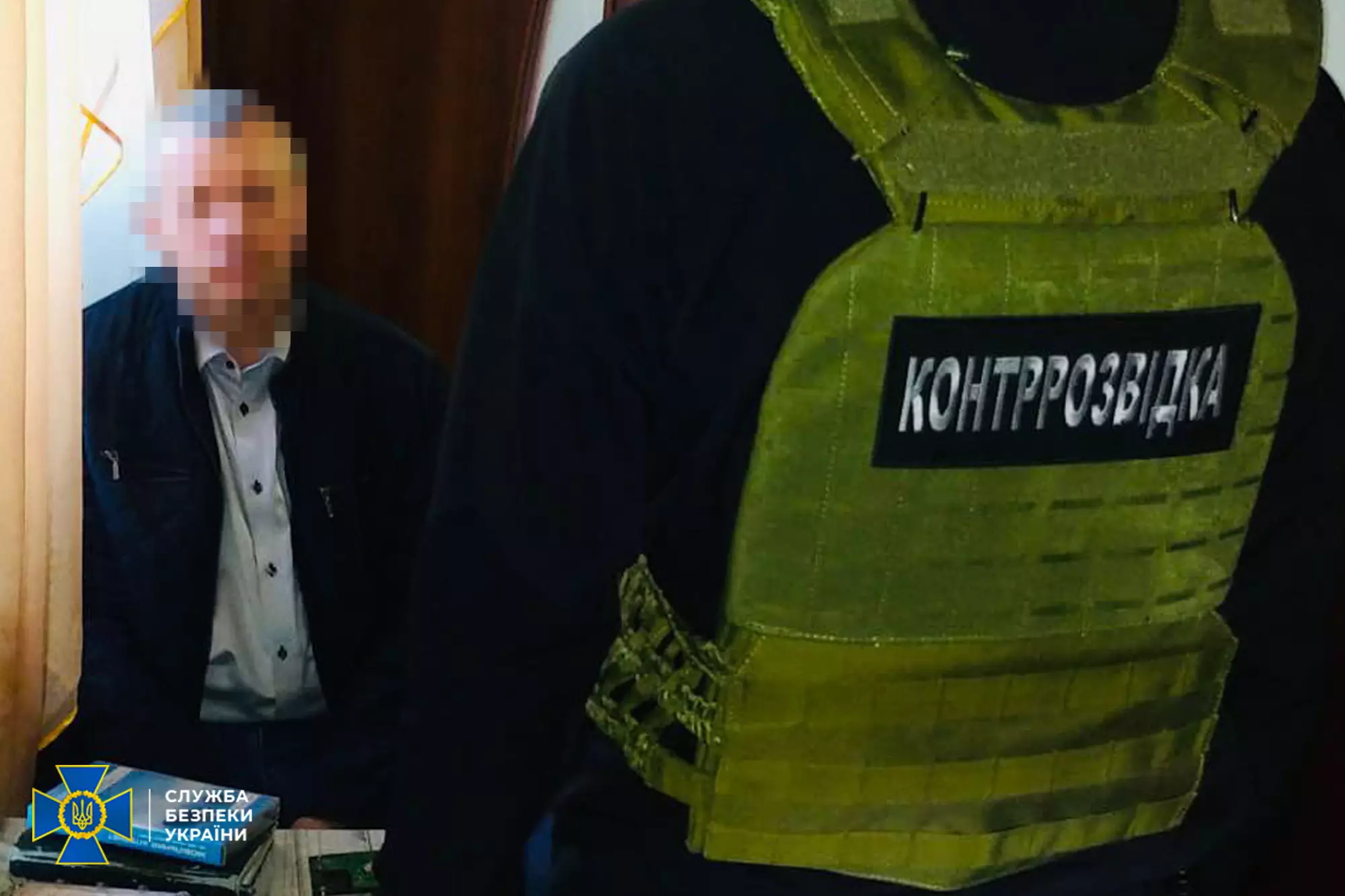 Працівниця ліцею в Миколаєві та псевдоактивіст на Запоріжжі поширювали кремлівську пропаганду. СБУ їх затримала