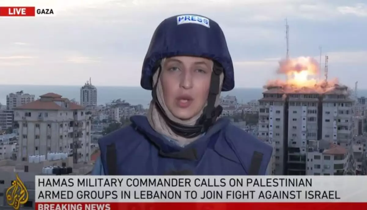 Ракетний удар по Палестинській вежі потрапив у прямий ефір каналу Al Jazeera (ВІДЕО)