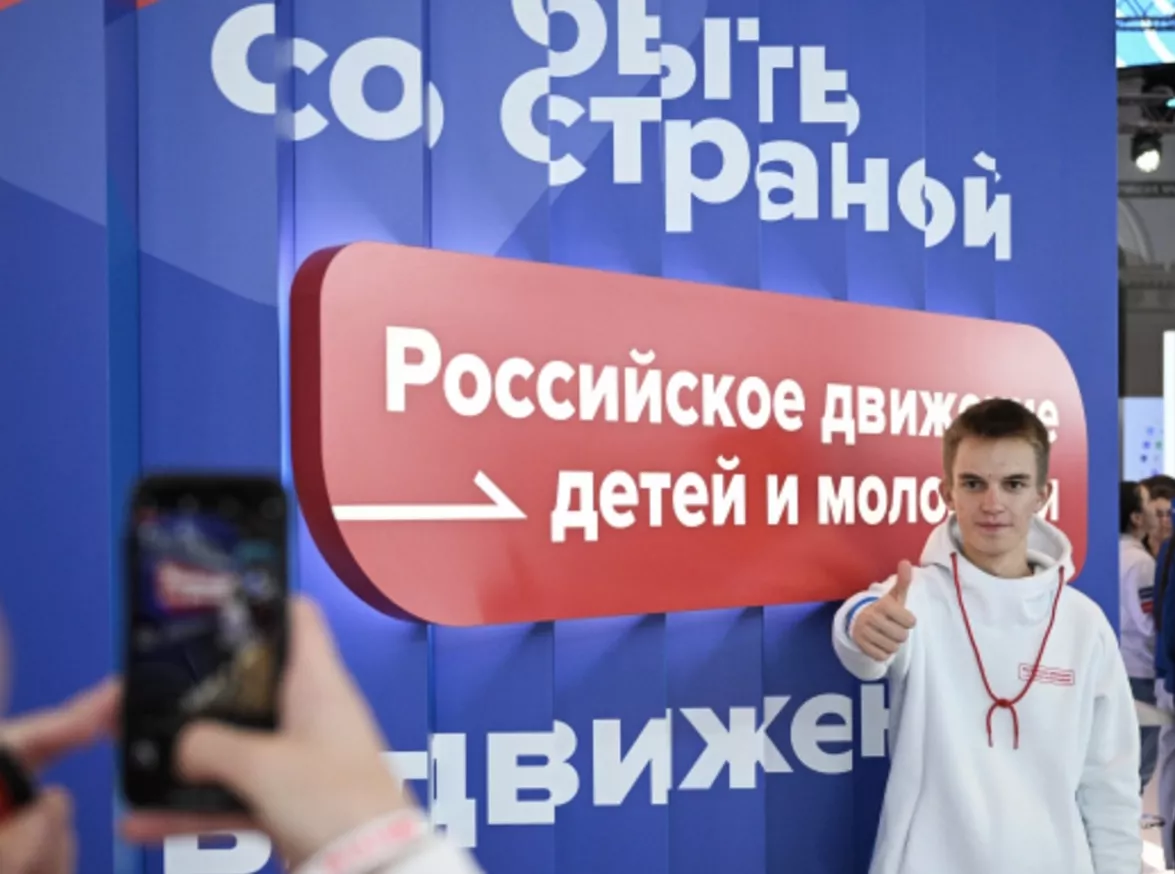 У наступному році Кремль збільшить витрати на «патріотичне виховання» дітей в десять разів