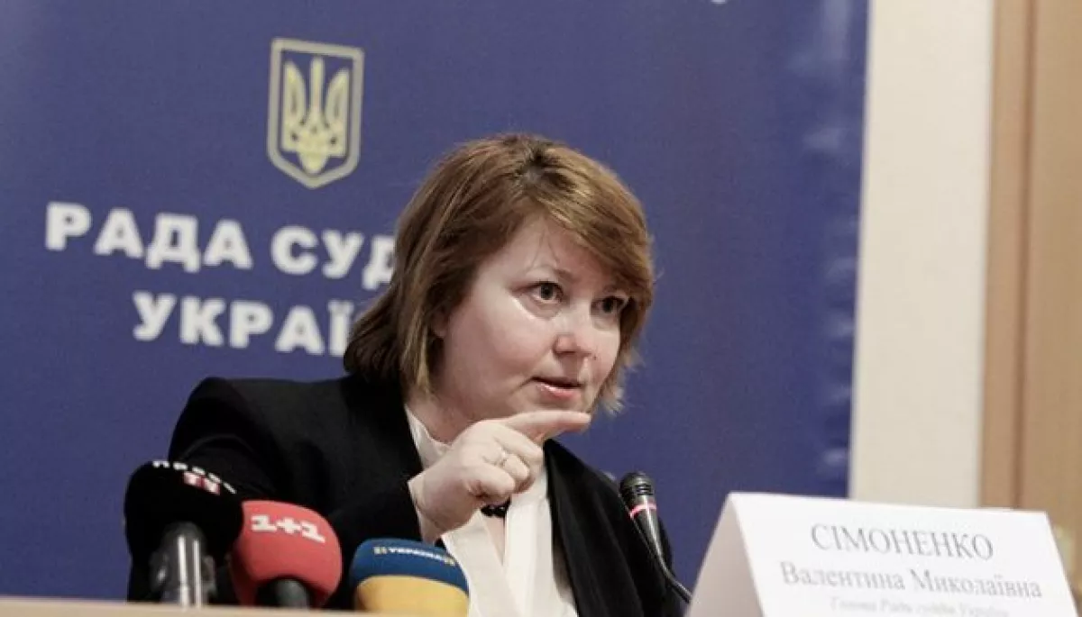 &laquo;Схеми&raquo; виявили російський паспорт в екссудді Верховного Суду Валентини Сімоненко