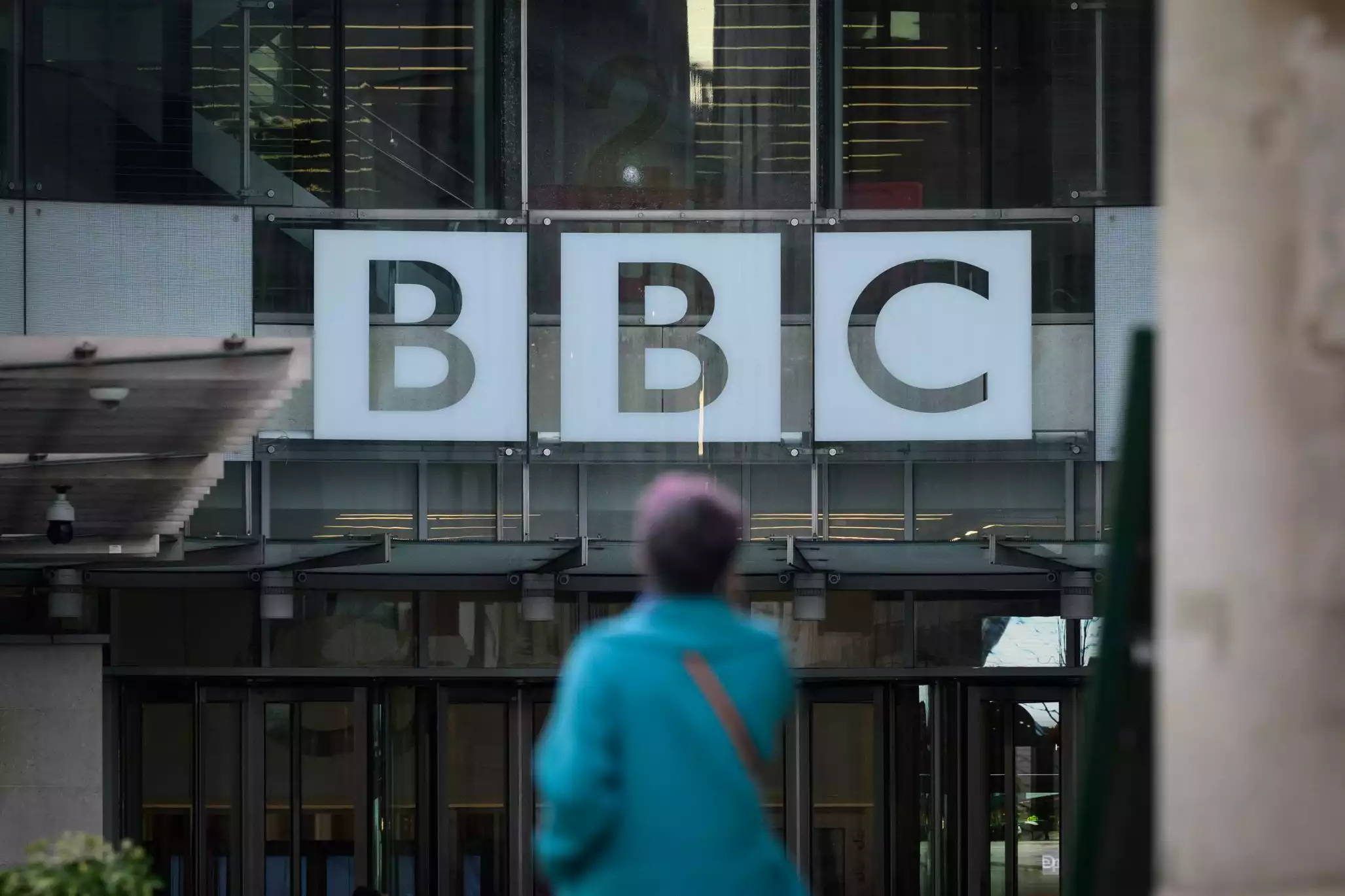 BBC відмовляється називати ХАМАС &laquo;терористами&raquo;, навіть після серії критики та протестів: хочуть залишатись &laquo;об&rsquo;єктивними&raquo;
