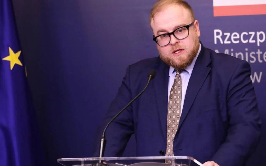 Речника МЗС Польщі, який раніше вимагав від Зеленського вибачень за Волинську трагедію, звільнили з посади