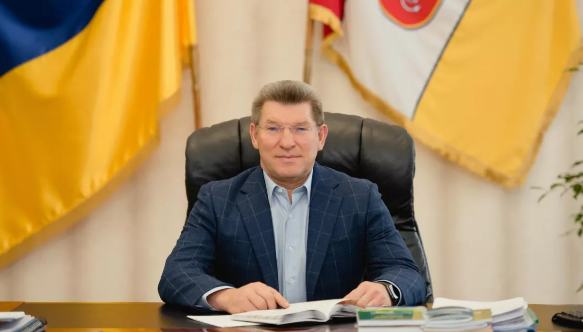 &laquo;Слідство.Інфо&raquo;: Екссуддя Олег Глуханчук, що був пов'язаний з &laquo;королем контрабанди&raquo; Альперіним, нині отримує близько 100 тис. грн щомісяця