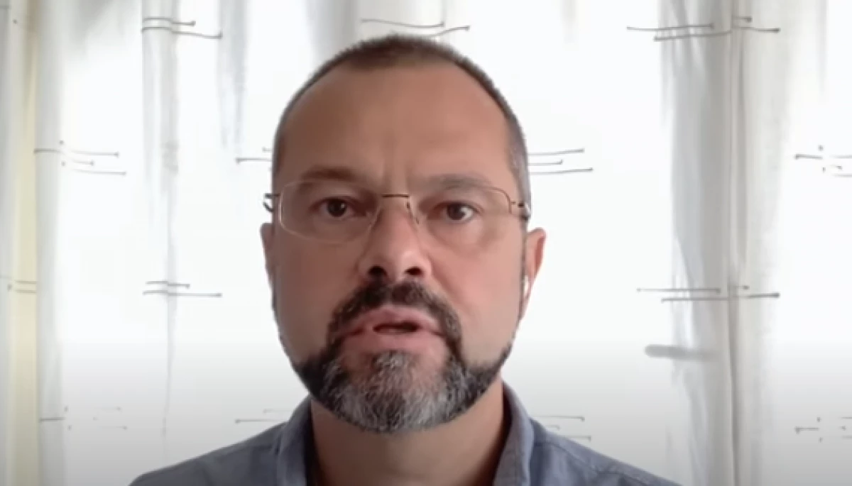 СБУ повідомила про підозру за двома статтями ККУ ексведучому каналів Медведчука Максиму Гольдарбу