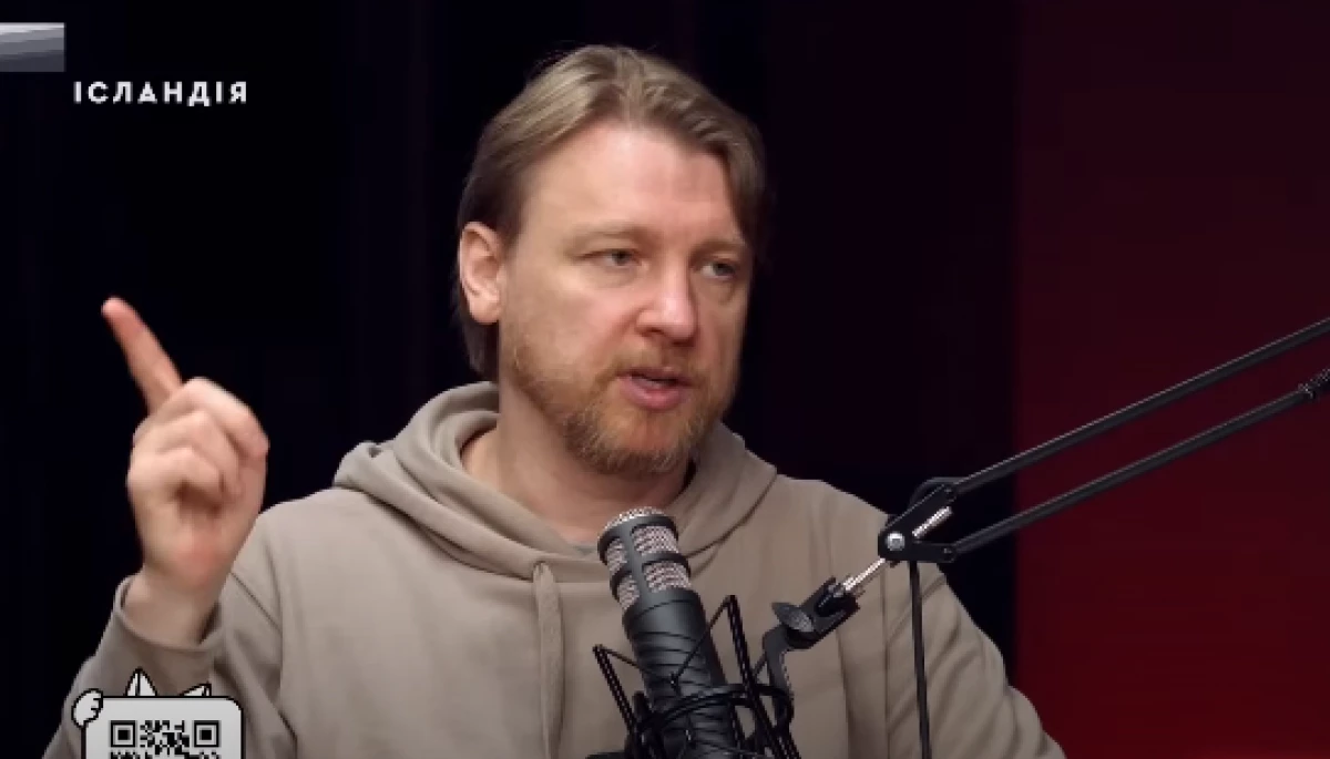 Політтехнолог Володимир Петров заявив, що українців, які виїхали з країни під час війни, треба обмежити у правах і &laquo;карати&raquo;