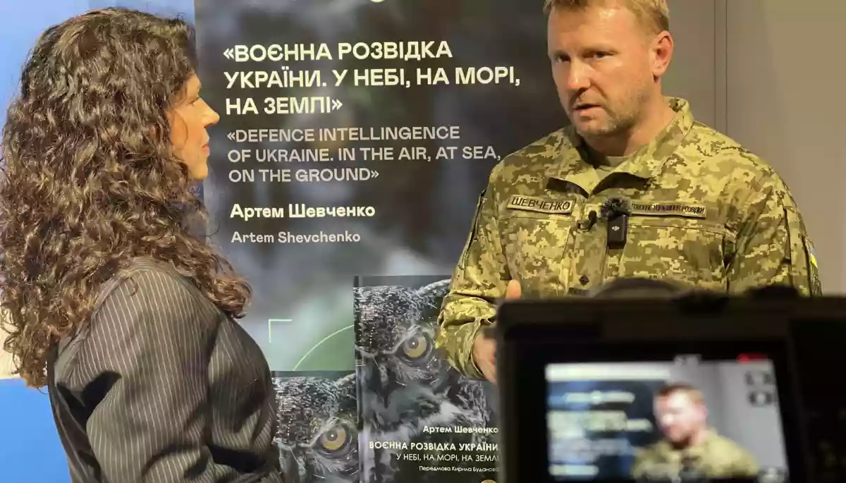 Військовий і журналіст Артем Шевченко презентував у Німеччині свою книгу про спецоперації української воєнної розвідки