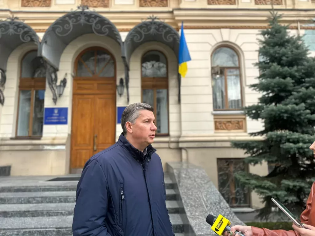 Карандєєв запевнив, що у МКІП докладають зусиль, щоб передати костел святого Миколая у постійне користування релігійній громаді