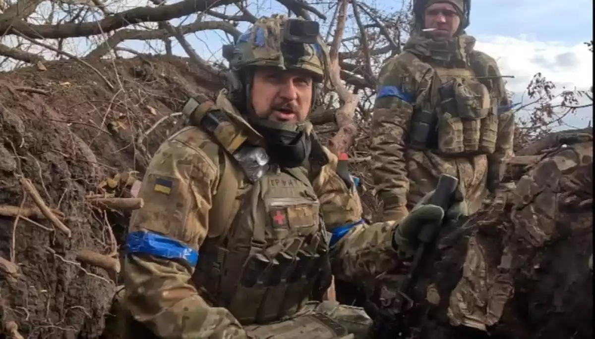 Олег Сенцов показав зйомки окопного бою під Авдіївкою, під час якого отримав поранення (ВІДЕО)