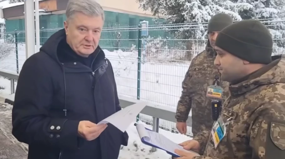 Порошенка не випустили з України у відрядження до Польщі та США. Експрезидент заявив, що це &laquo;антиукраїнська диверсія&raquo;