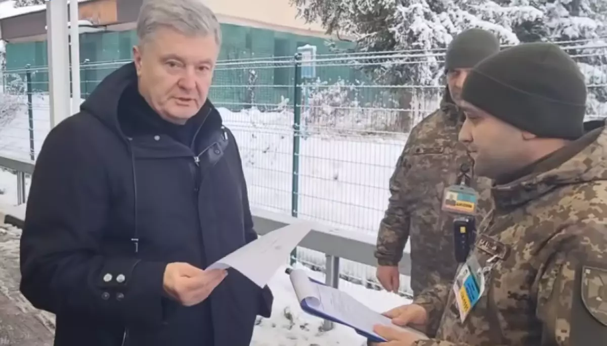 Порошенка не випустили з України у відрядження до Польщі та США. Експрезидент заявив, що це &laquo;антиукраїнська диверсія&raquo;