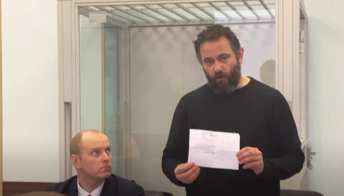 Олександр Дубінський у суді: &laquo;У мене зламані 10-те та 11-те ребра з лівої сторони. І це фактично встановлює катування&raquo;