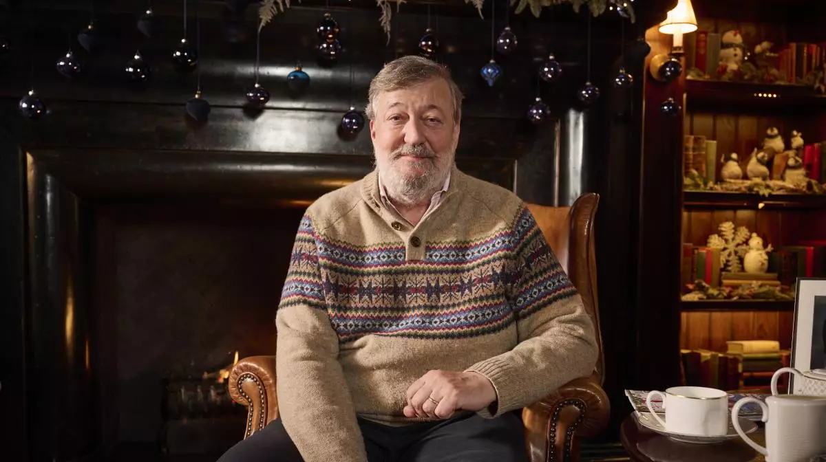 Британський актор Стівен Фрай озвучив документальну стрічку про українців, які були змушені залишити домівки через війну