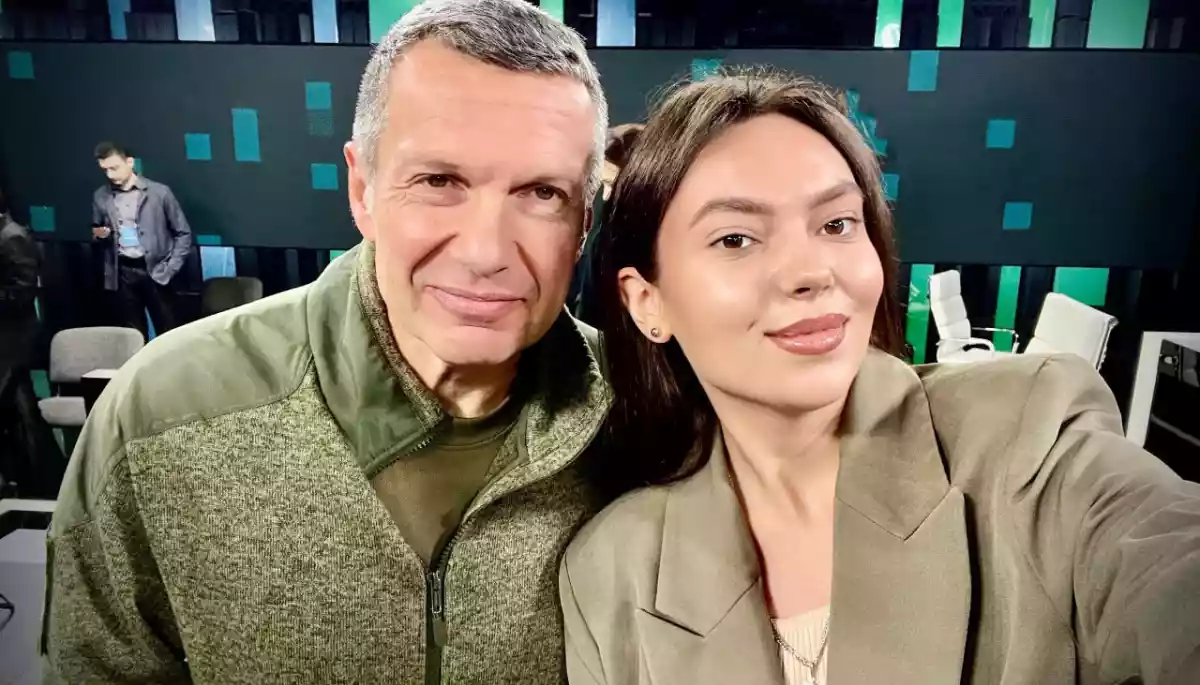 Пропагандистка каналу &laquo;Мариуполь 24&raquo; Ксенія Місюревич похизувалася знайомством із головним пропагандистом РФ Володимиром Соловйовим