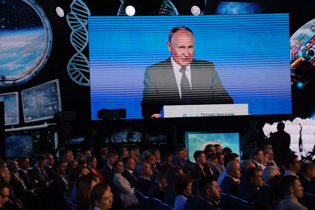 Маркетолог геноциду. Як Путін &laquo;продає&raquo; росіянам знищення України, а Заходу та Глобальному Півдню &mdash; &laquo;мирні переговори&raquo;. Огляд пропаганди в російському медіапросторі в листопаді 2023-го. Частина 2